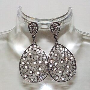 Fashion earrings faux crystal studs EUC